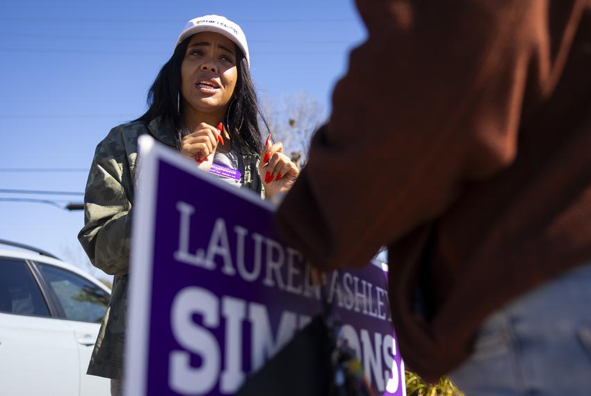 Lauren Ashley Simmons talks with volunteers before block walking on Sunday, Jan. 28, 2024, in the Meyerland neighborhood of Houston.